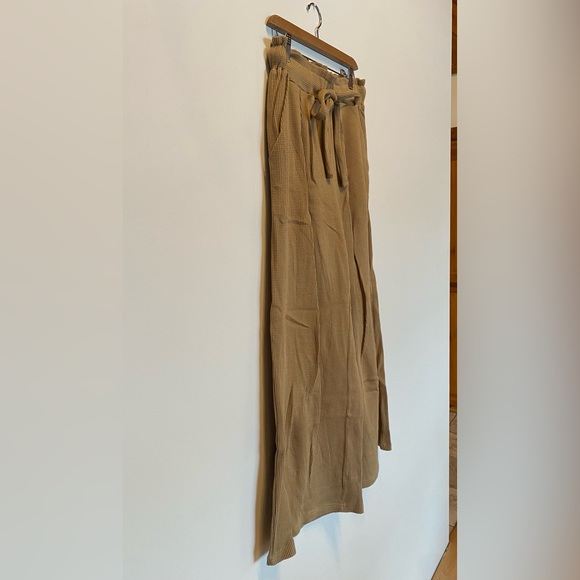 BRAND NEW Annagail caramel coloured waffle trousers. Never worn. - Picture 4 of 9